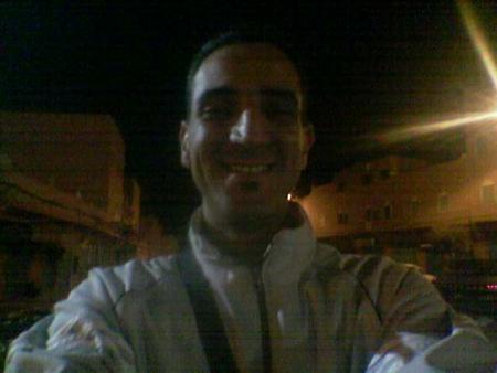 sourir a tout  le  monde